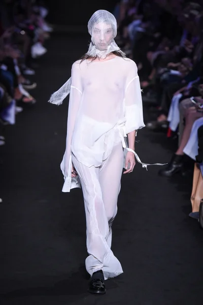 Look 9